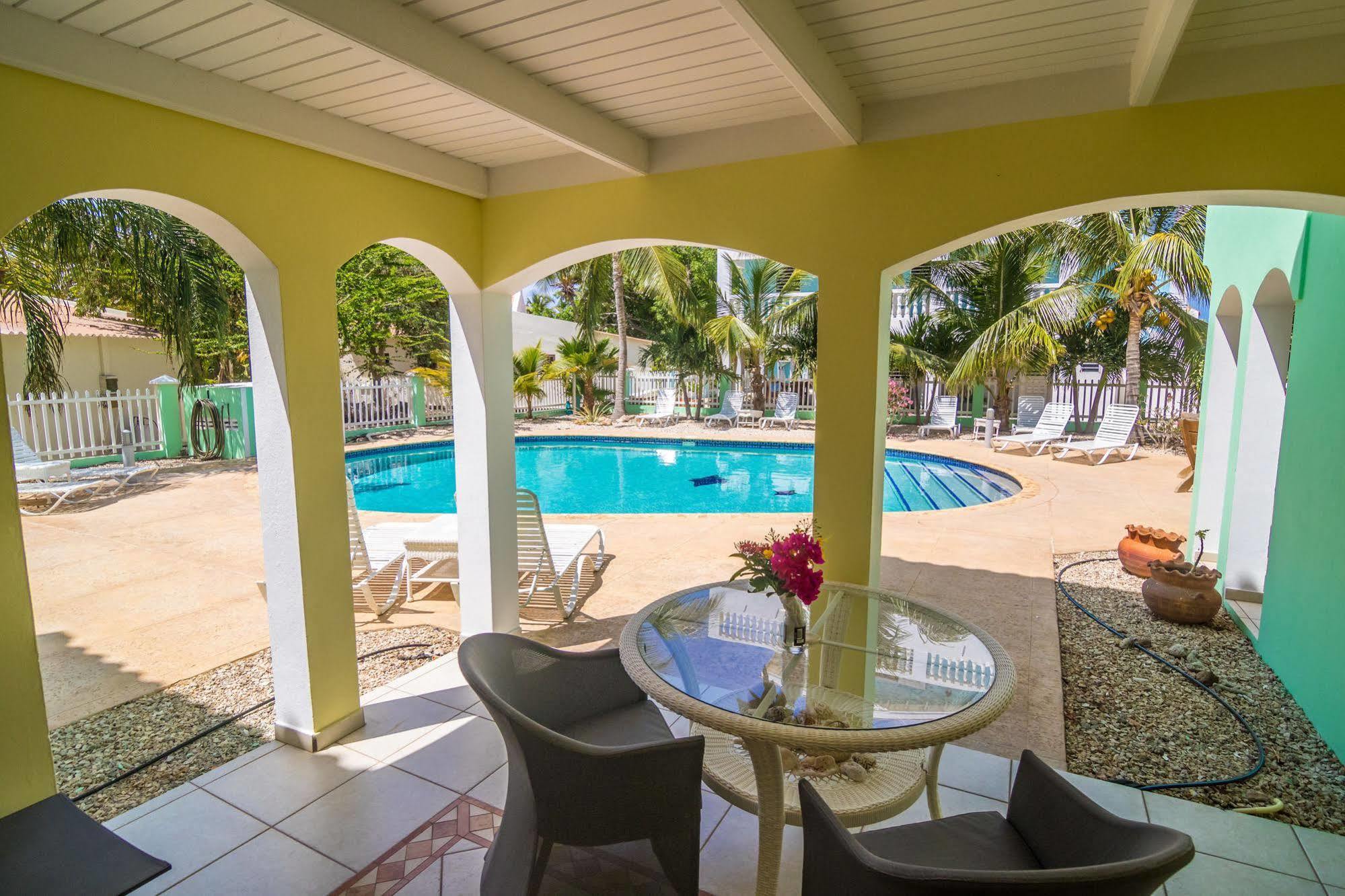 Coral Paradise Resort Hato Exterior photo